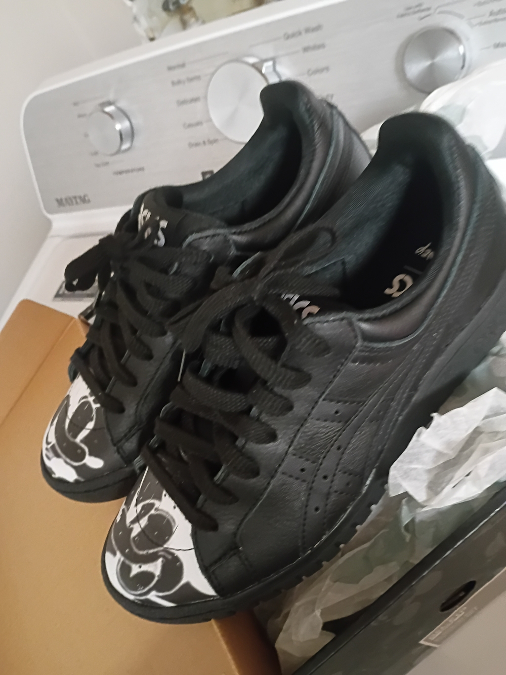 Kids Black Sneakers with White Graphic Toe - Lace-Up Comfort